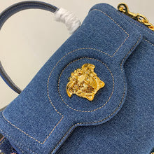 Luxury Iconic Crossbody Bag - Women's Elegant Designer Fashion - NM3110