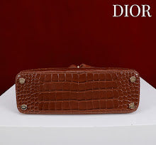 Luxury Signature Top Handle Bag - Elegant Women's Designer Handbag - NM7394
