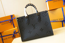 Luxury Iconic Crossbody Bag - Women's Elegant Designer Fashion - NM5268