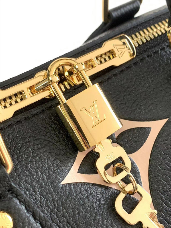  handbag close-up of hardware and finish