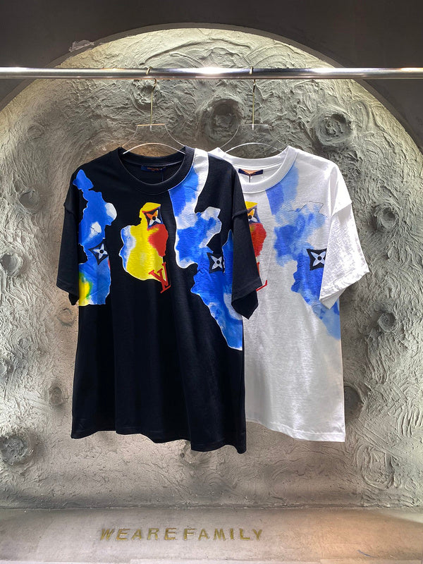 Full styled look of Louis Vuitton cotton t-shirt with runway-inspired design