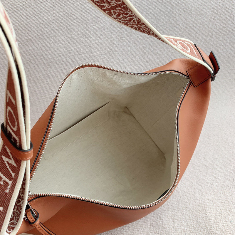 Ziva's Charm handbag – back view (33cm*30cm*16cm)