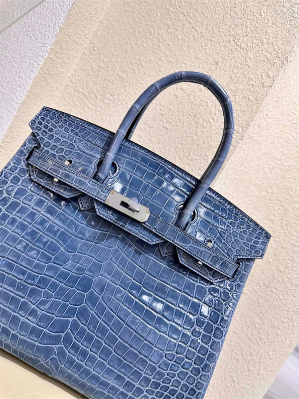  Refined carryall bag front view 19