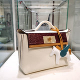  contemporary tote bag detail view showing craftsmanship 20