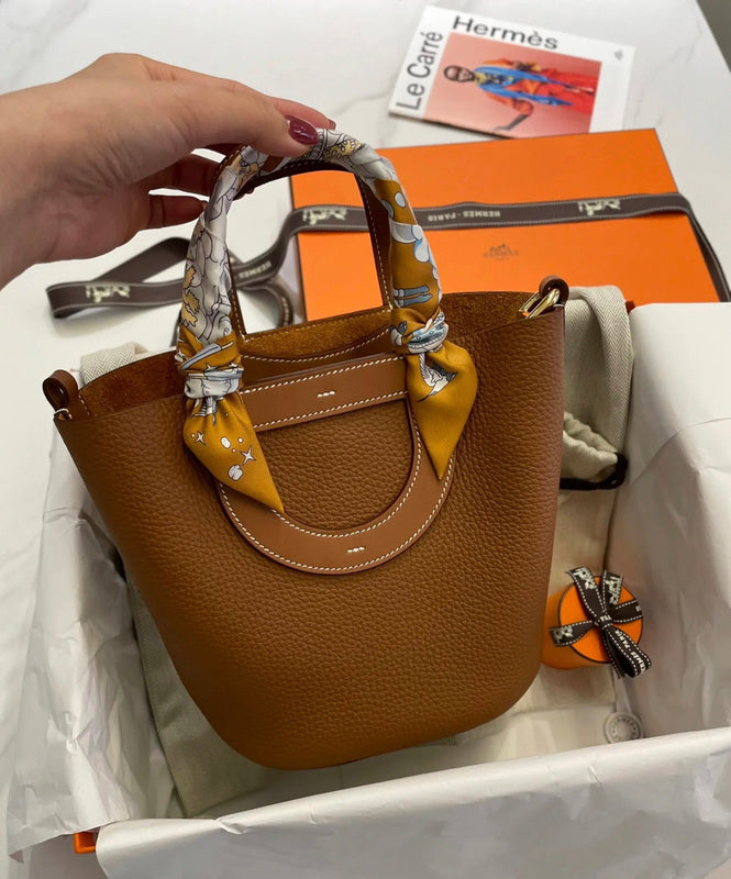 Balanced handbag styled for everyday wear