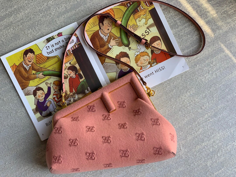 Ziva's Charm handbag – close-up view (26cm*9.5cm*18cm)