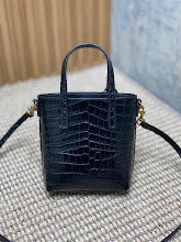 Luxury Signature Top Handle Bag - Elegant Women's Designer Handbag - NM3387