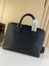 Luxury Iconic Crossbody Bag - Women's Elegant Designer Fashion - NM4411