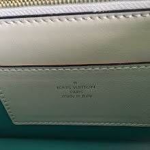 Premium Women's Crossbody Bag - Luxury Designer Fashion Accessory - NM4173