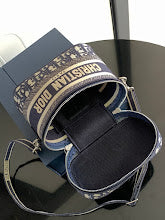 Designer Iconic Top Handle Bag - Luxury Women's Premium Handbag - NM7329