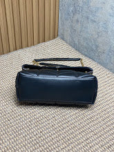 Chic Designer Tote Handbag - Luxury Premium Women's Fashion Bag - NM3816