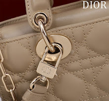 Premium Signature Crossbody - Chic Women's Luxury Designer Bag - NM7590