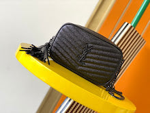 Designer Iconic Shoulder Bag - Luxury Women's Premium Fashion - NM3710