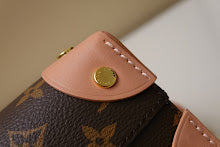 Chic Women's Designer Tote - Luxury Premium Handbag Style - NM4980