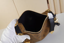 Designer Iconic Shoulder Bag - Luxury Women's Premium Fashion - NM4651