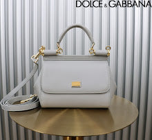 Luxury Iconic Crossbody Bag - Women's Elegant Designer Fashion - NM6988