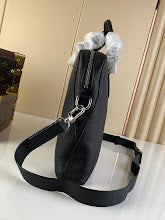 Luxury Iconic Crossbody Bag - Women's Elegant Designer Fashion - NM4411
