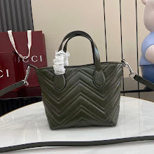 Luxury Iconic Crossbody Bag - Women's Elegant Designer Fashion - NM4020