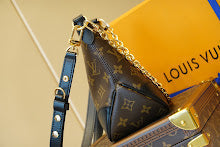 Luxury Iconic Crossbody Bag - Women's Elegant Designer Fashion - NM4869