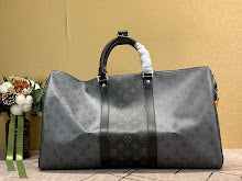 Premium Leather Crossbody Bag - Elegant Women's Designer Handbag - NM5000