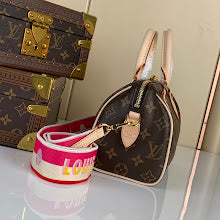 Premium Signature Crossbody - Chic Women's Luxury Designer Bag - NM4828