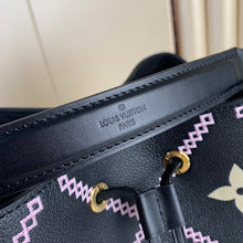 Premium Women's Crossbody Bag - Luxury Designer Fashion Accessory - NM4789