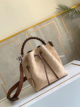 Premium Signature Crossbody - Chic Women's Luxury Designer Bag - NM4198