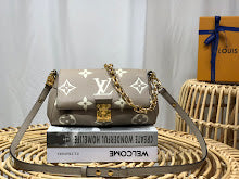 Chic Women's Designer Tote - Luxury Premium Handbag Style - NM4878
