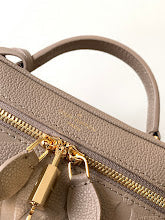 Premium Women's Shoulder Bag - Designer Luxury Fashion Accessory - NM5458