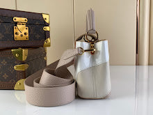 Premium Signature Shoulder Bag - Chic Women's Luxury Designer - NM4367