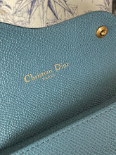 Premium Leather Crossbody Bag - Elegant Women's Designer Handbag - NM7342