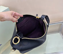 Chic Women's Crossbody Handbag - Luxury Premium Designer Style - NM5497