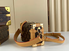 Premium Leather Crossbody Bag - Elegant Women's Designer Handbag - NM4466