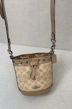 New Chic Women's Shoulder Handbag - Luxury Premium Designer Style - NM6551