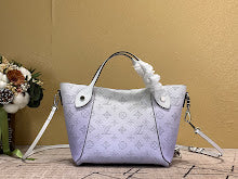 Chic Designer Tote Handbag - Luxury Premium Women's Fashion Bag - NM5326