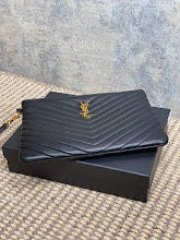 Luxury Iconic Crossbody Bag - Women's Elegant Designer Fashion - NM3802