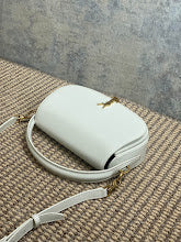 Luxury Signature Top Handle Bag - Elegant Women's Designer Handbag - NM3553