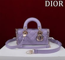 Chic Women's Designer Tote - Luxury Premium Handbag Style - NM7400