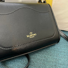 Luxury Structured Shoulder Bag - Women's Premium Designer Fashion - NM2790