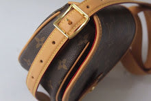 Luxury Monogram Shoulder Bag - Women's Elegant Designer Fashion - NM4252