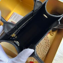 Designer Iconic Tote Handbag - Premium Luxury Women's Fashion - NM6911