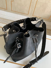 Designer Iconic Tote Handbag - Premium Luxury Women's Fashion - NM4195