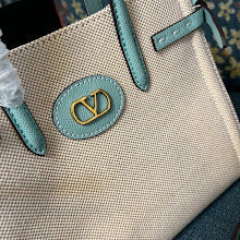 Chic Designer Satchel Bag - Luxury Women's Top Handle Handbag - NM2772