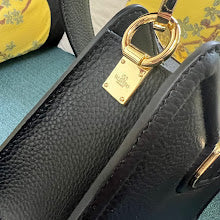 Designer Iconic Shoulder Bag - Luxury Women's Premium Fashion - NM3015