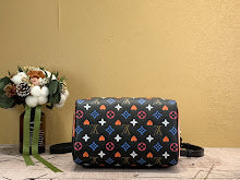 Chic Women's Designer Tote - Luxury Premium Handbag Style - NM5428