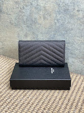 Designer Iconic Top Handle Bag - Luxury Women's Premium Handbag - NM3134
