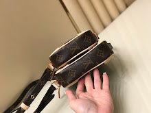 Luxury Signature Top Handle Bag - Elegant Women's Designer Handbag - NM5433