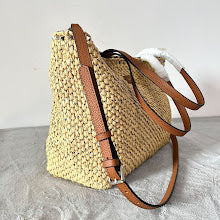 Chic Women's Designer Tote - Luxury Premium Handbag Style - NM2830