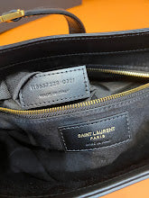 Chic Designer Crossbody Purse - Premium Luxury Women's Style - NM3210