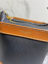 Luxury Structured Shoulder Bag - Women's Premium Designer Fashion - NM3367